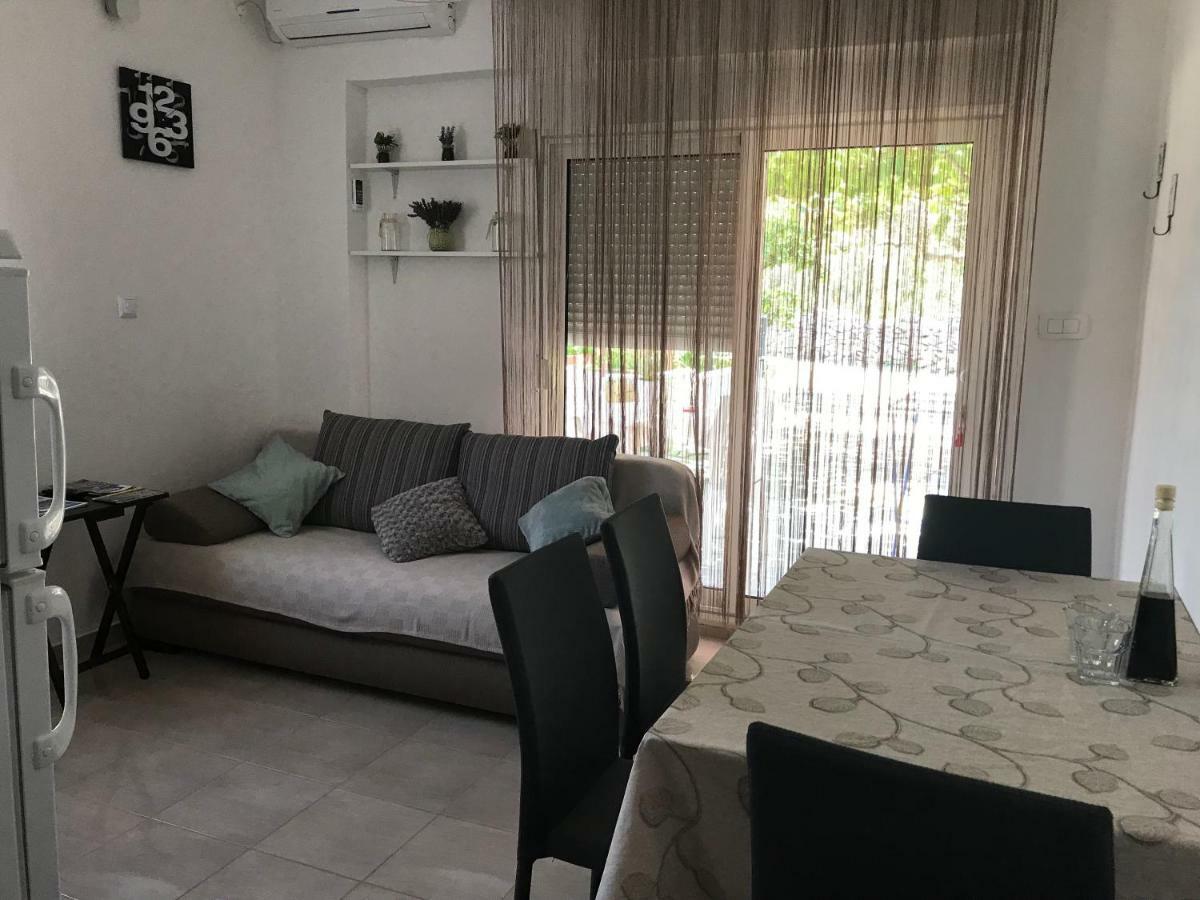 Apartman Mirjana With Terrace And Free Parking Donji Okrug  Exteriör bild