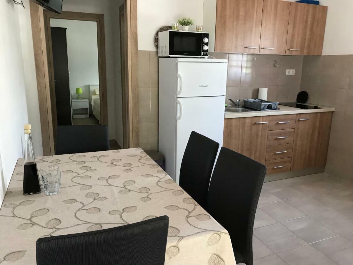 Apartman Mirjana With Terrace And Free Parking Donji Okrug  Exteriör bild