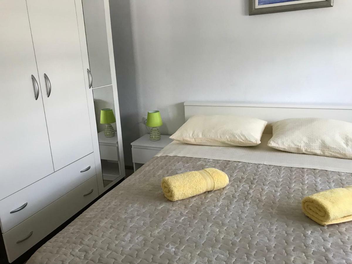 Apartman Mirjana With Terrace And Free Parking Donji Okrug  Exteriör bild